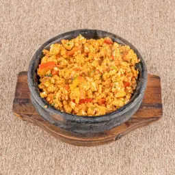بيض عدني